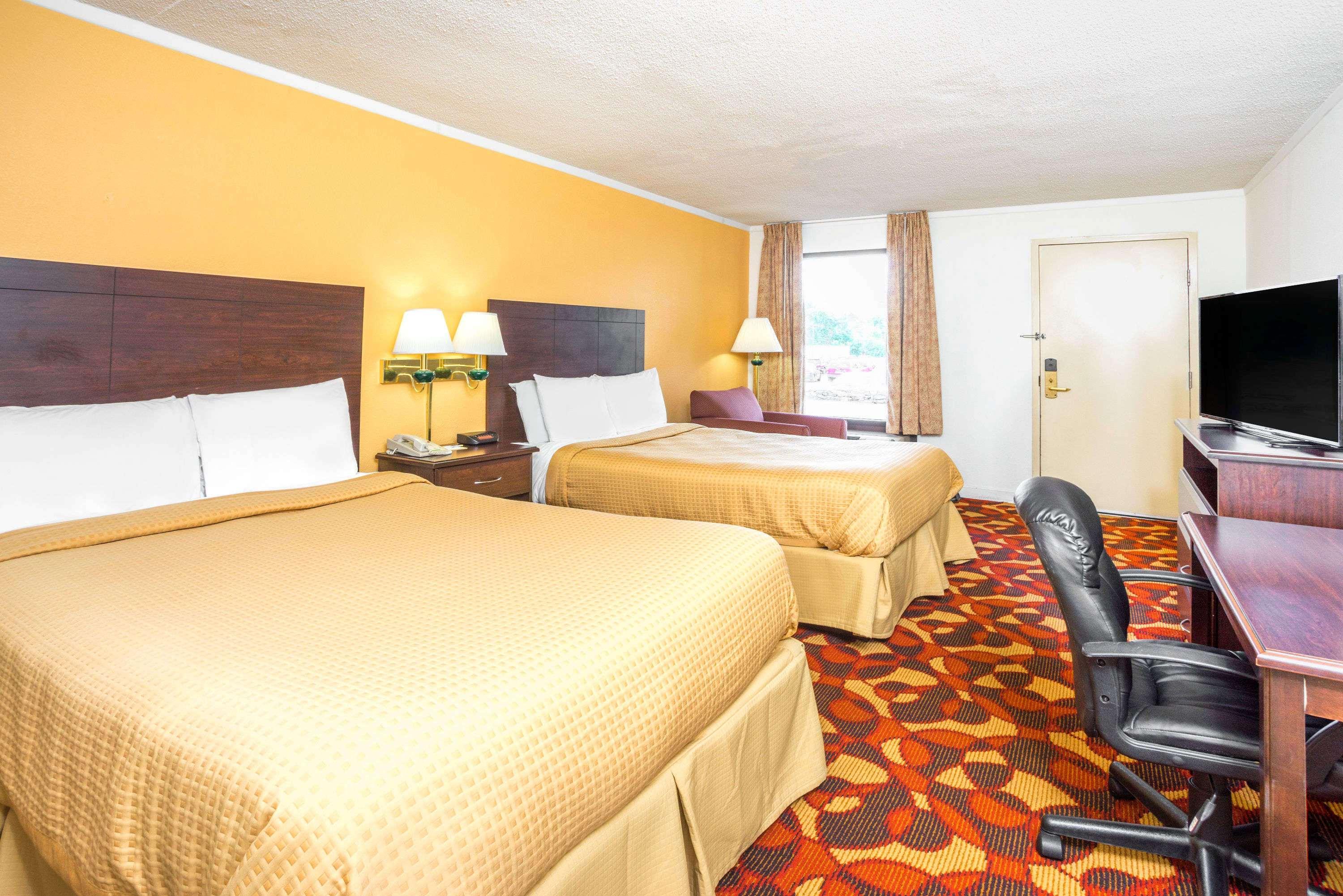 Days Inn By Wyndham Salem Esterno foto