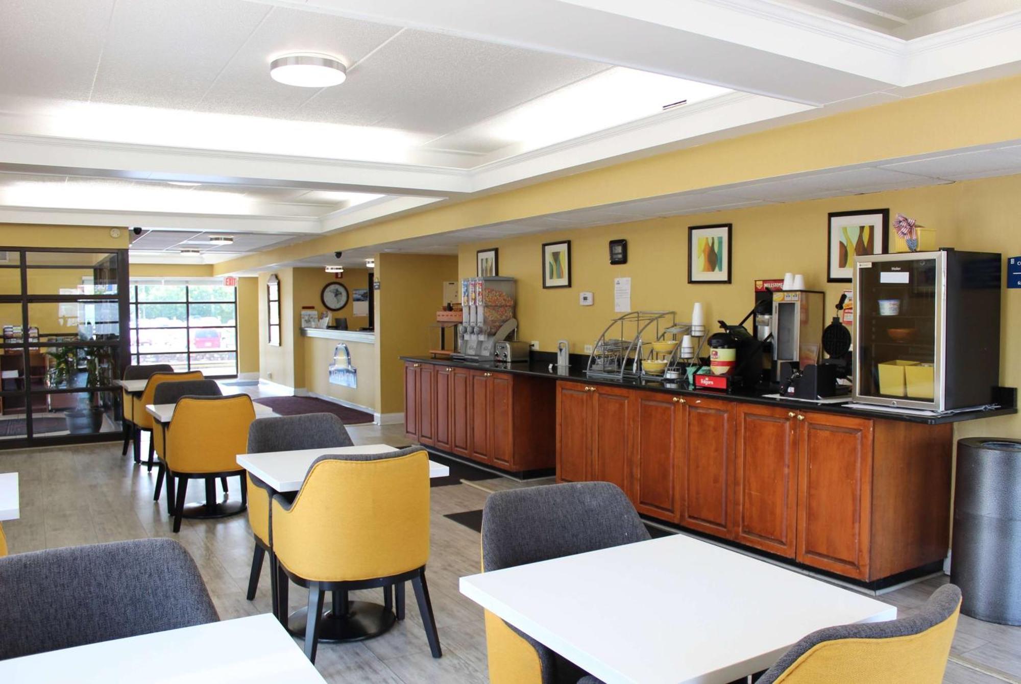 Days Inn By Wyndham Salem Esterno foto