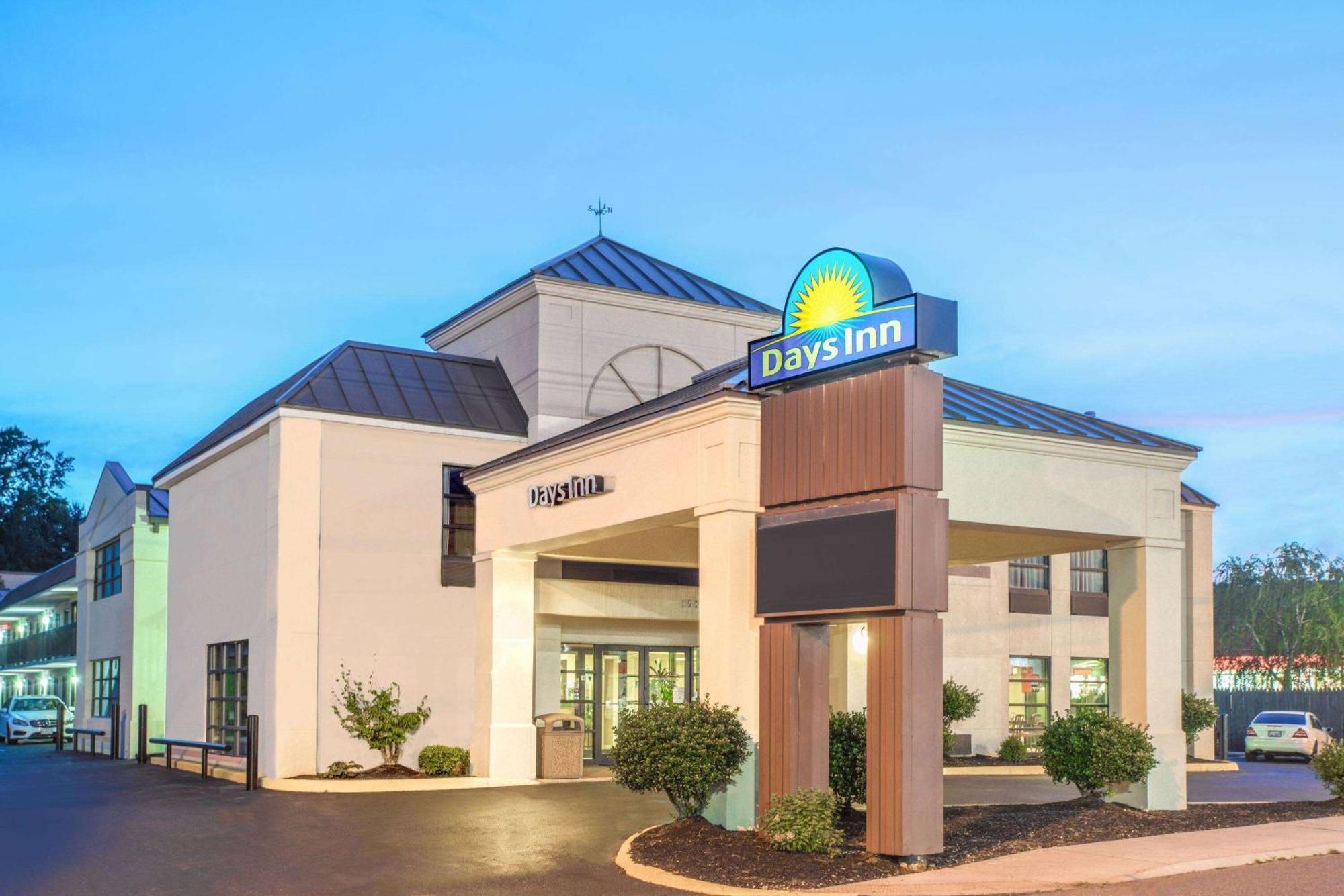 Days Inn By Wyndham Salem Esterno foto